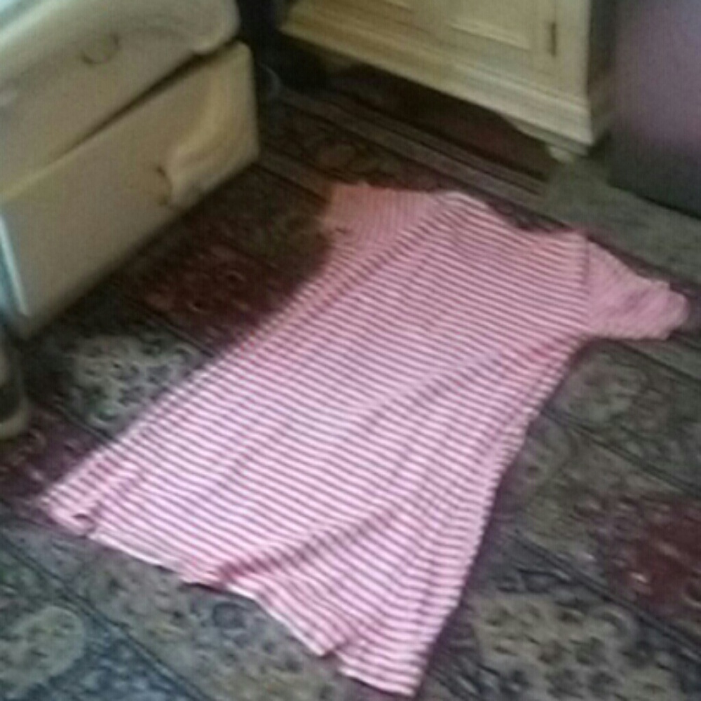 Clothes - Picture 4 of 4